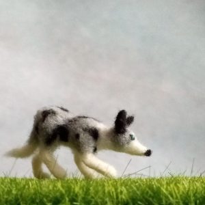 Figurka filcowana igłą w miniaturze Border collie Blue Merle